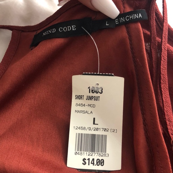 Burgundy short jumpsuit - Picture 4 of 4